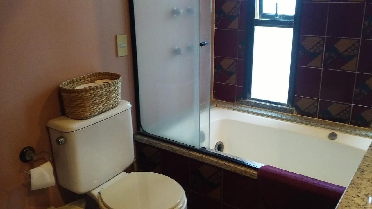 Reb Casa Itanhanga Bed & Breakfast